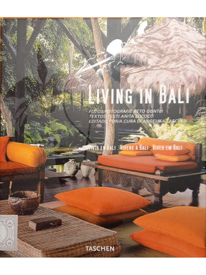 Libro - LIVING IN BALI